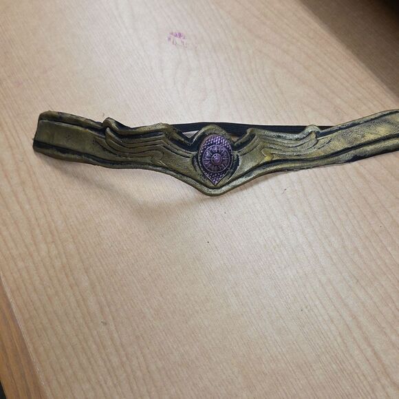 Adult Warrior Queen Costume Size Small - Picture 8 of 10